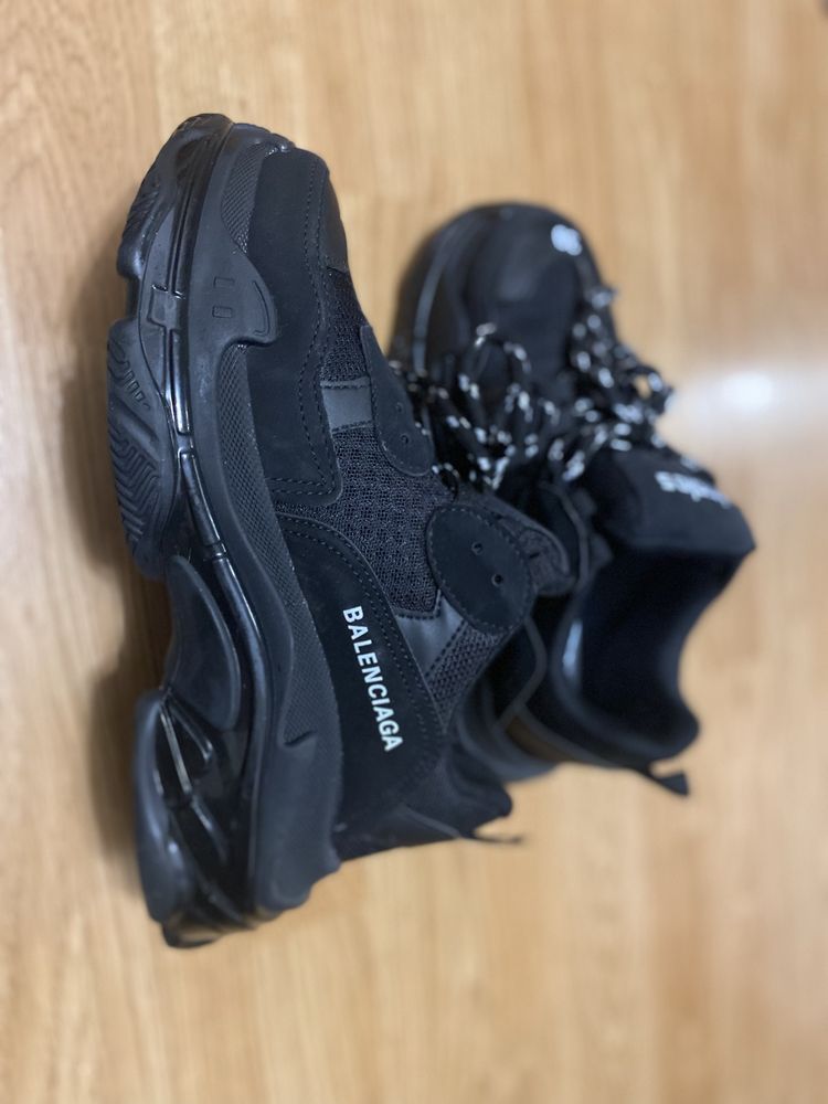 Adidasi Balenciaga Triple s NOI