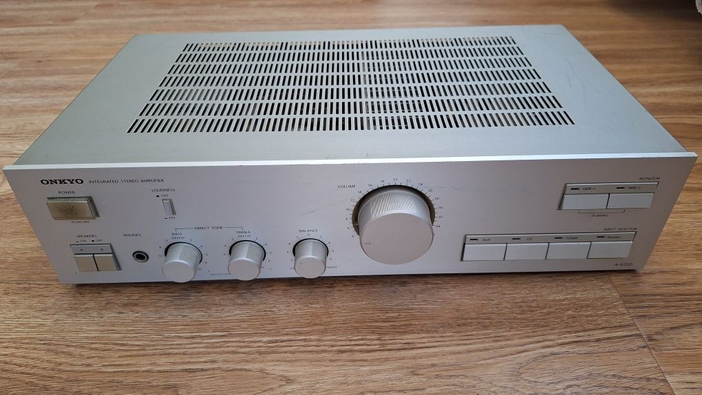 Statie amplificare Onkyo A 8220 stereo