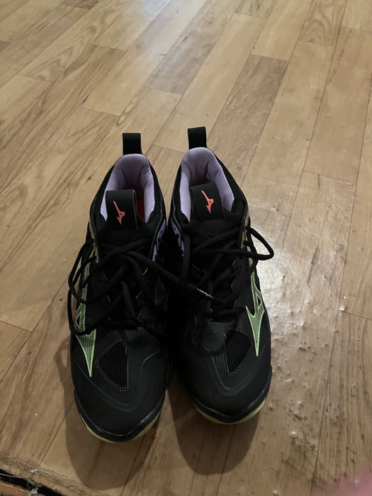 Волейбольные кроссовки Mizuno Wave Momentum 3