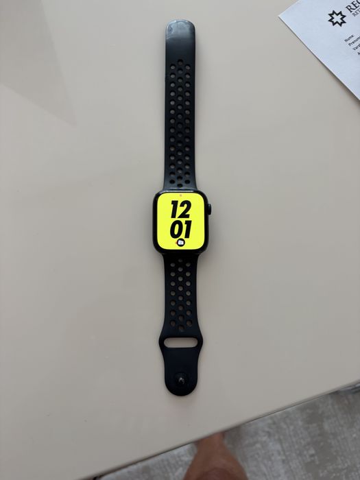 Vand Apple Watch serie7 gps+celular,aluminiu,45mm,2023,serie Nike