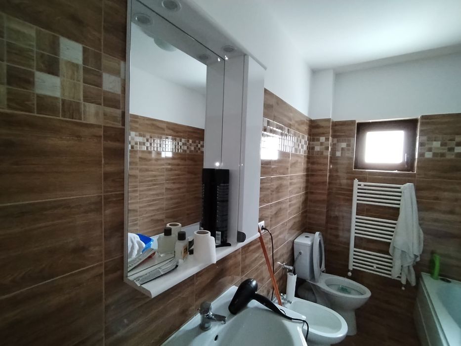 Inchiriez ap 2 camere decomandat 53m2 valea lupului popas pacurari
