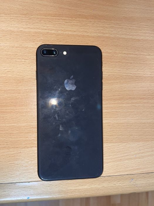 IPHONE:8 plus -functional,ecran spart,fara buton silent