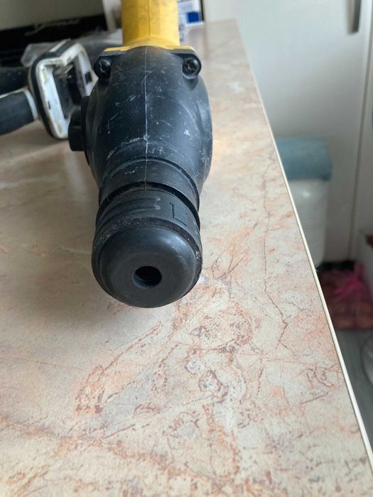 Акумулаторни перфоратори DeWalt и  Makita 18v