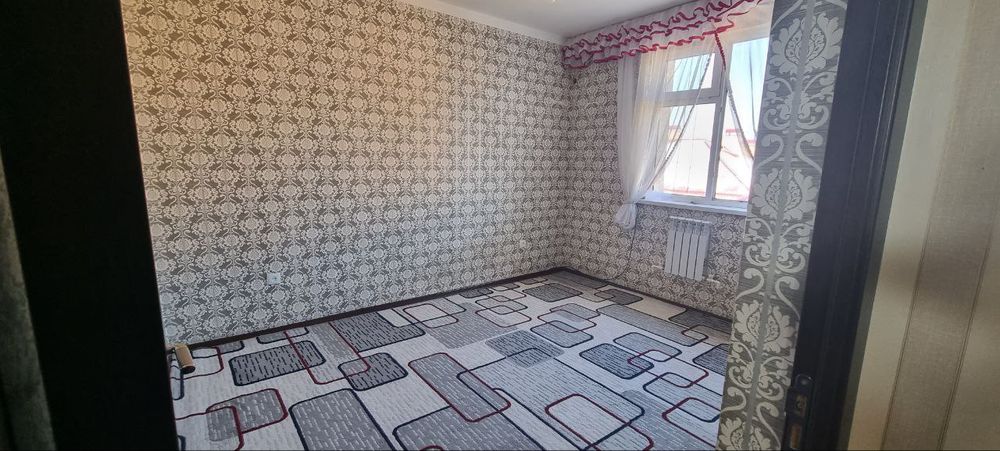 Yangiyolda 3 xonali kvartira sotiladi.