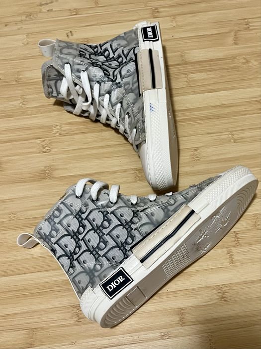 Tenenisi sport D i o r Essentials - ca noi, fara accesorii