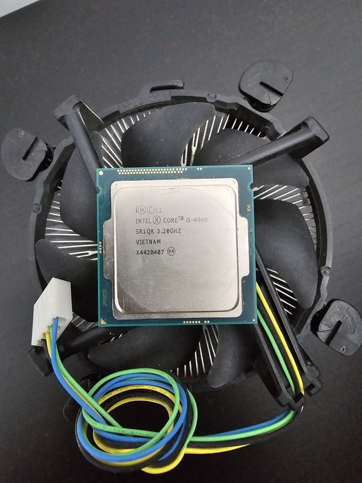 Vând procesor i5 4460 si sursa 550w