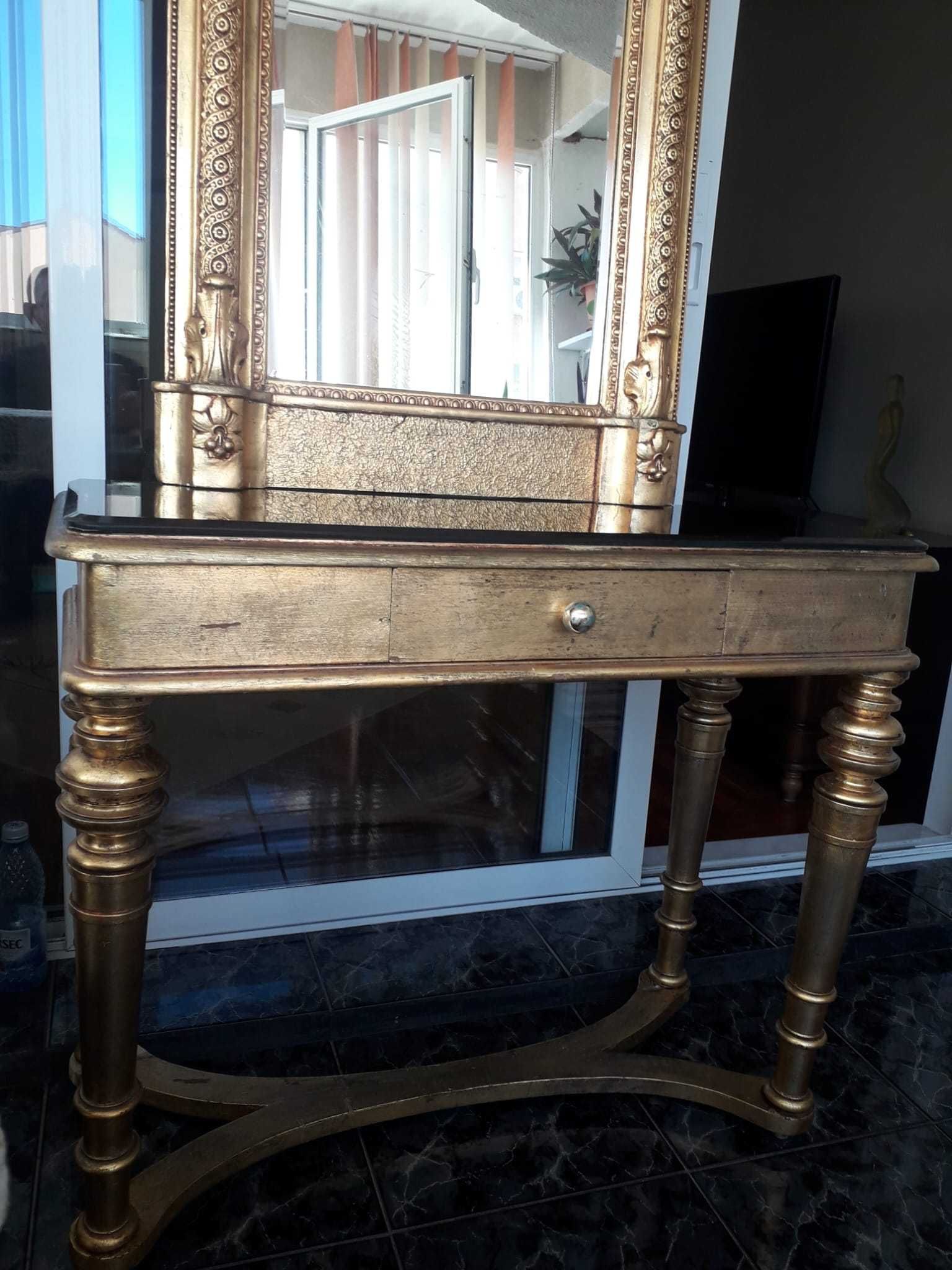 Oglinda cristal 2.000 lei