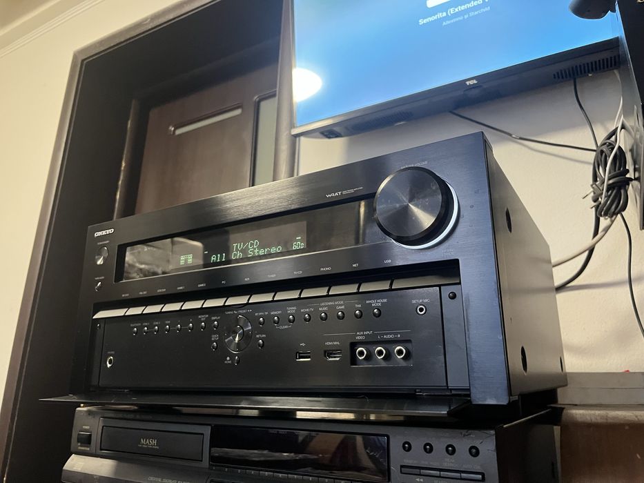 Onkyo TX-NR828 4k/7.2/Bluetooth/wifi/Dporify/Arc/usb/Dolby etc
