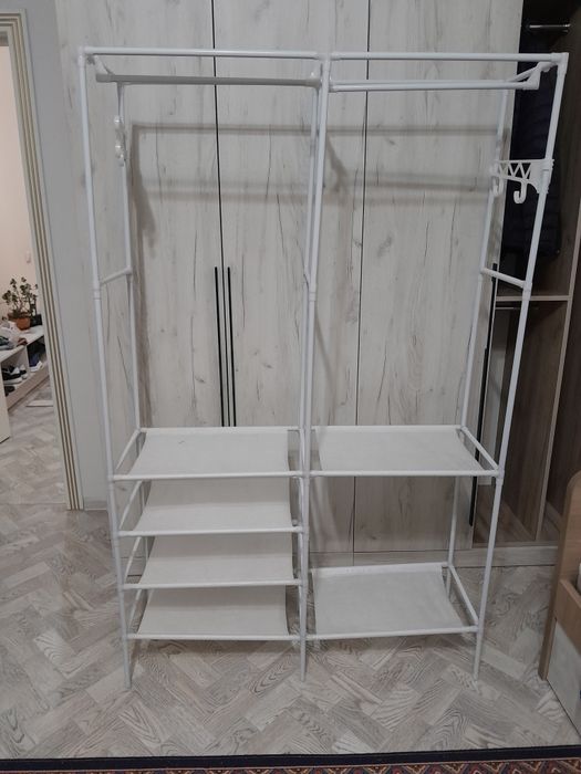 Вешалка, почти новая