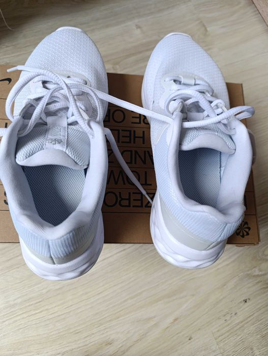 Nike revolution 6  NN