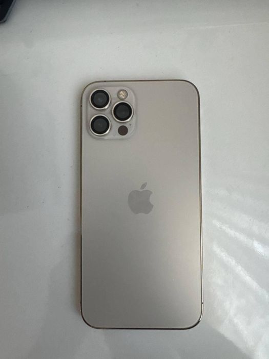 Продам Iphone 12 pro.