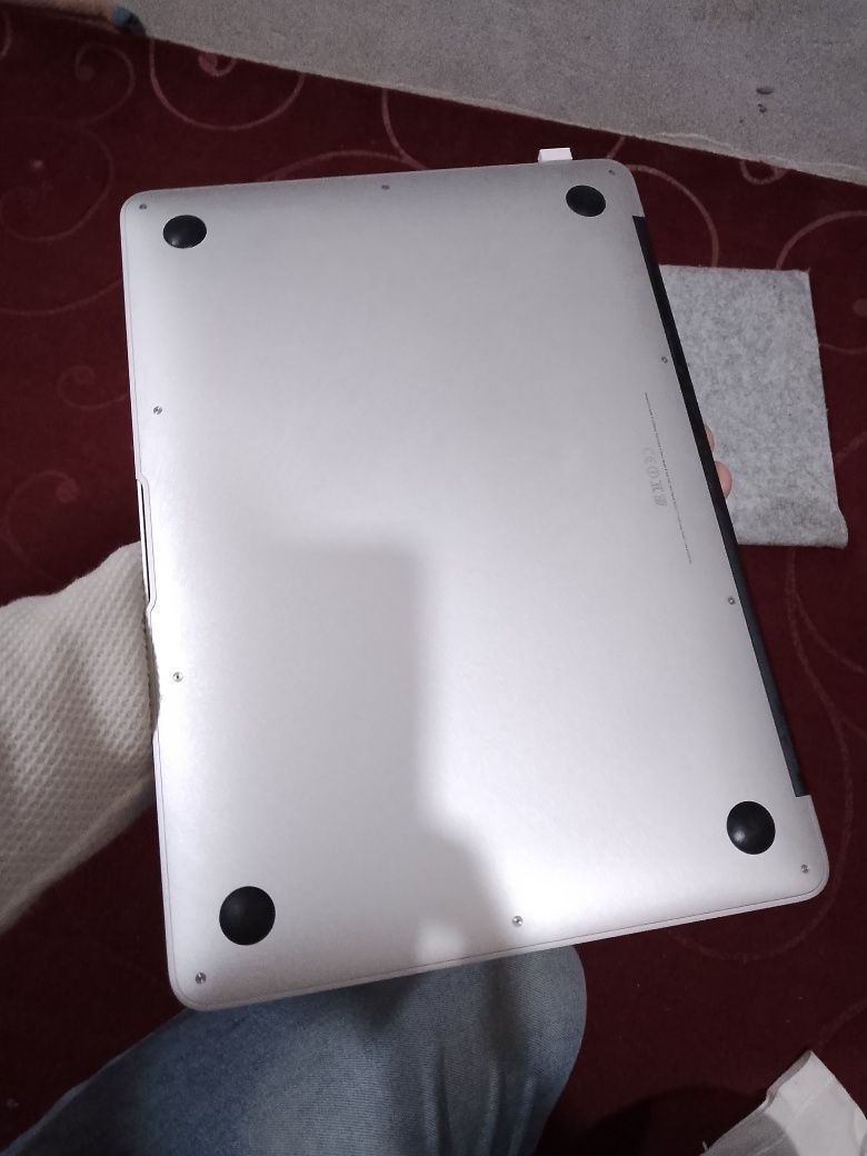 Mac book Air 13 сотилади