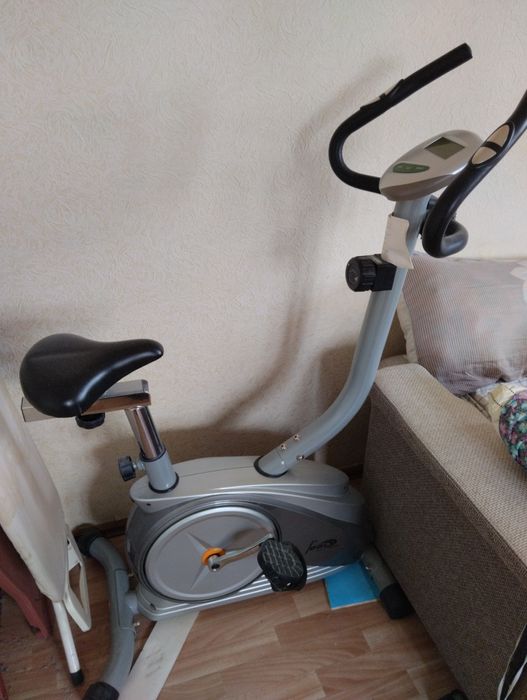 Продаю велотренажёр в рабочем состоянии.
