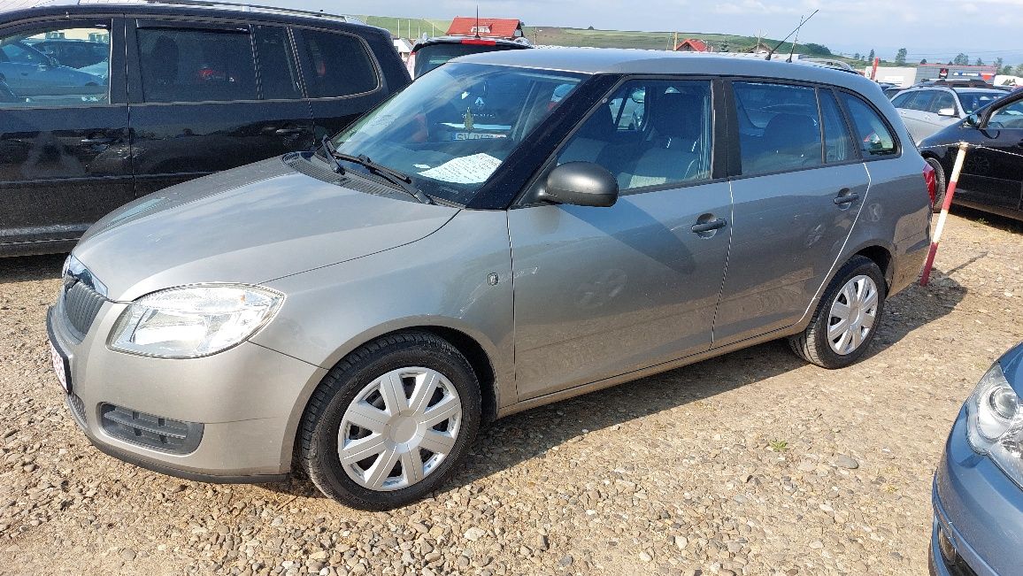 Vând Skoda Fabia motor 1,2 benzina