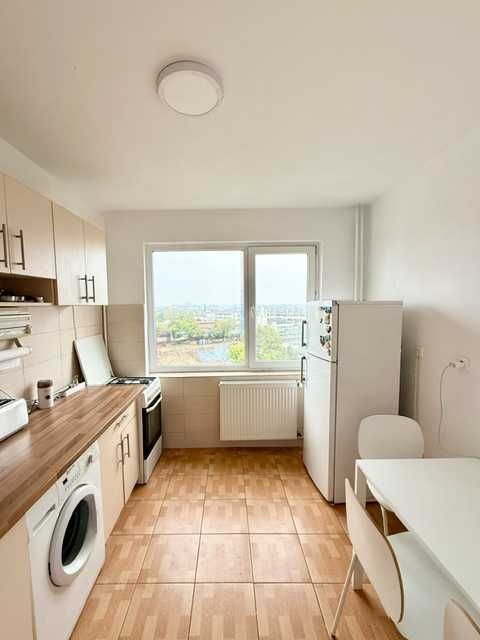 Apartament 4 camere 2 balcoane de vanzare Zona Mega Mall