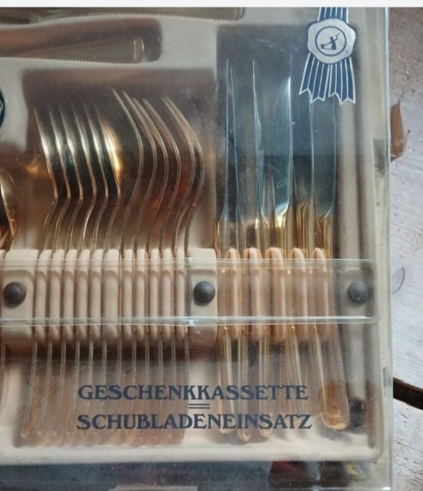 Set tacâmuri aurite