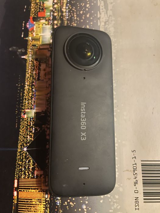 Insta 360 one X3 обектив