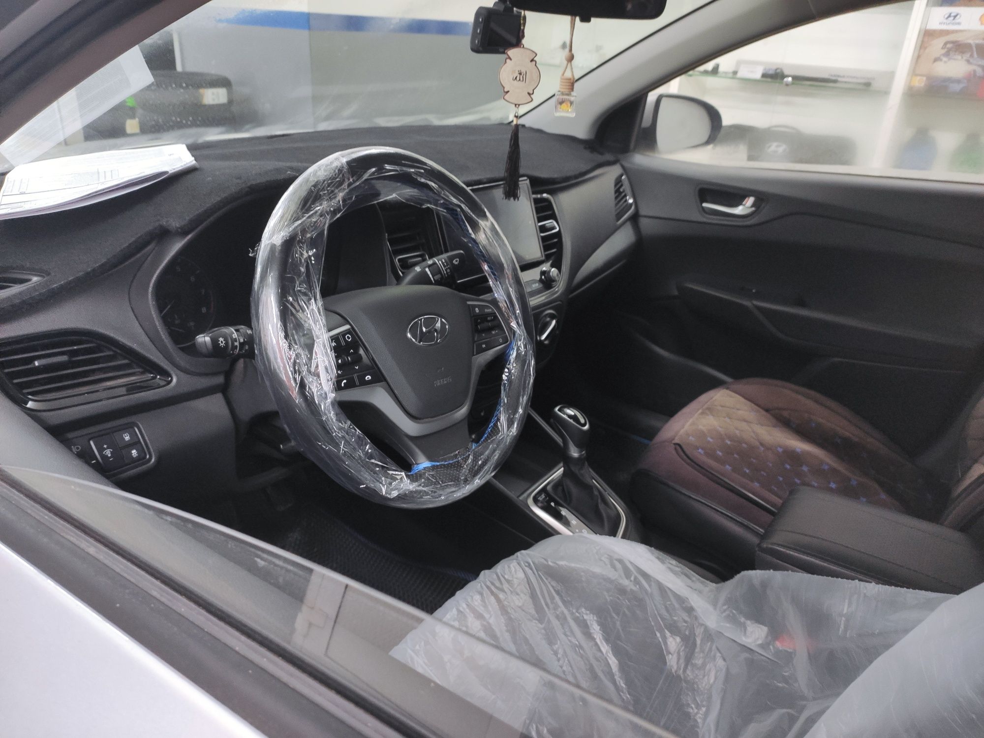 Hyundai Accent 2021 в родном окрасе, ТО пройдено, на гарантии.