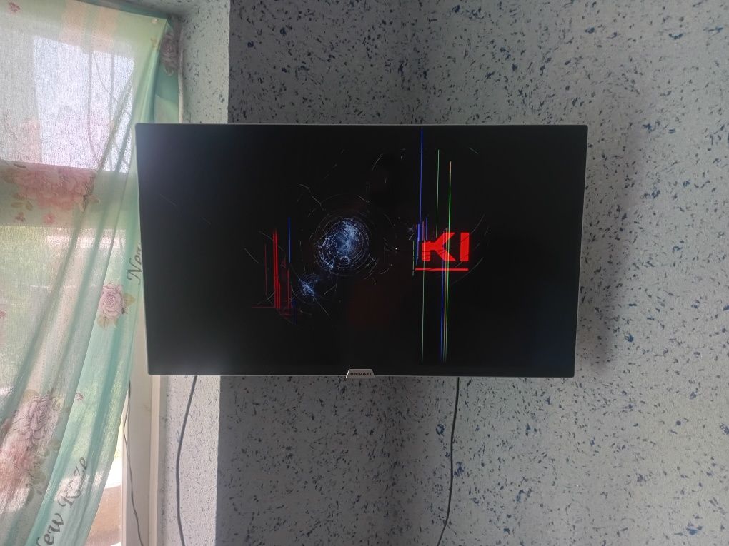 Shivaki 43 TV ekran singan qolgan joylari ishlaydi