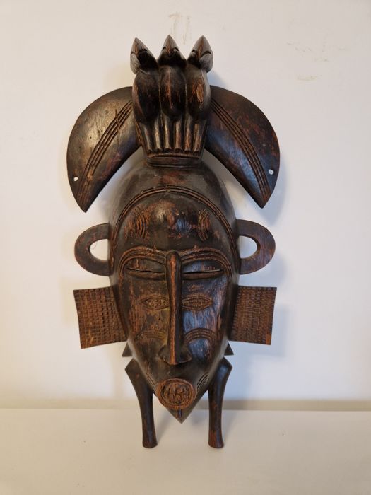 Sculptura de lemn , obiect de colectie africana