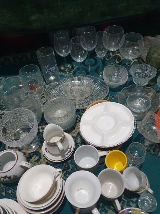 Посуда, разная, пияла,тарелки, салатницы,стаканы, фужеры