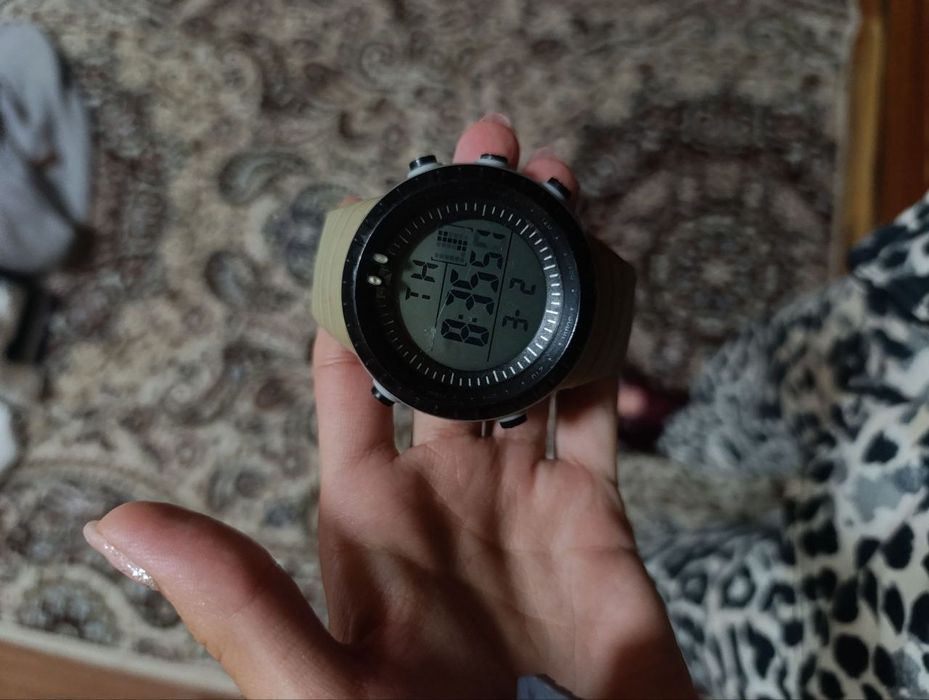 Qo'l soati bolalar va kattalarniki
