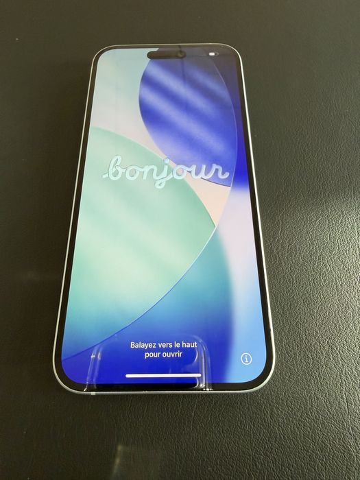 Продавам iphone 15 plus