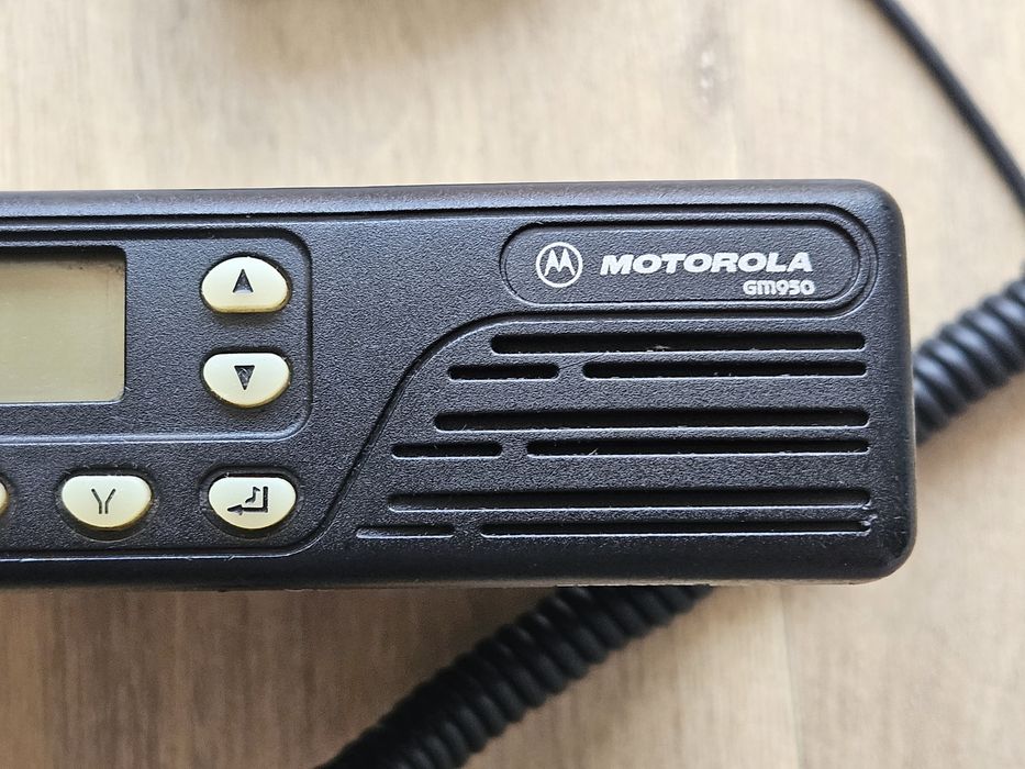 Motorola GM950 - statie radio 25W VHF, radioamatori, CFR, Taxi, etc.