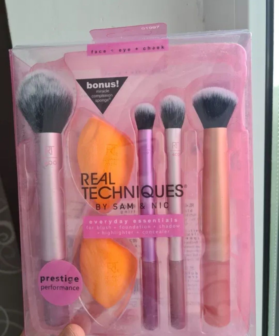 Четки за грим Real Techniques Everyday Essentials Plus Pack