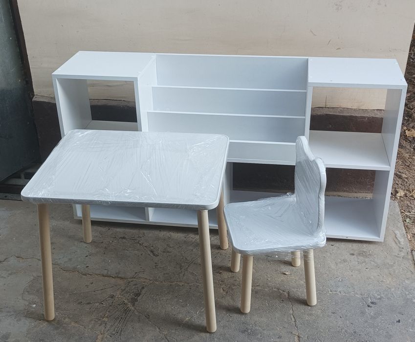 Детские столы стулья стеллажи