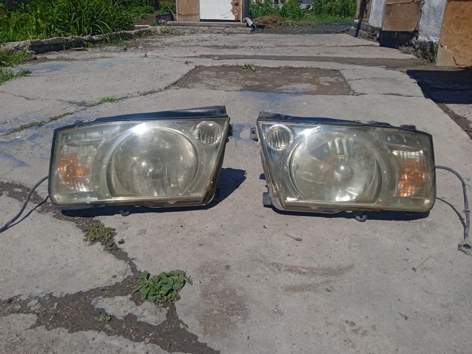 Продам фары nissan пикап б/у