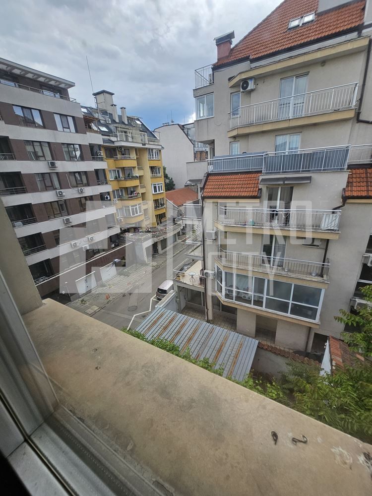 Дава се под наем Едностаен апартамент в София, Център - 45 кв.м за 357 € - Снимка #9