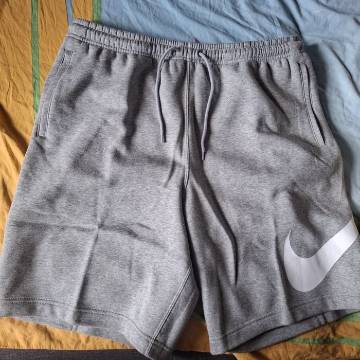 Чисто нови къси панталони nike