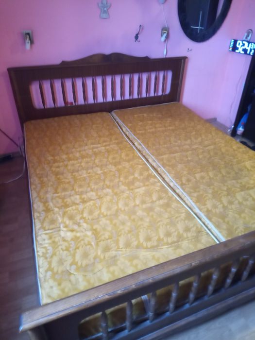 Спалня от масивно дърво