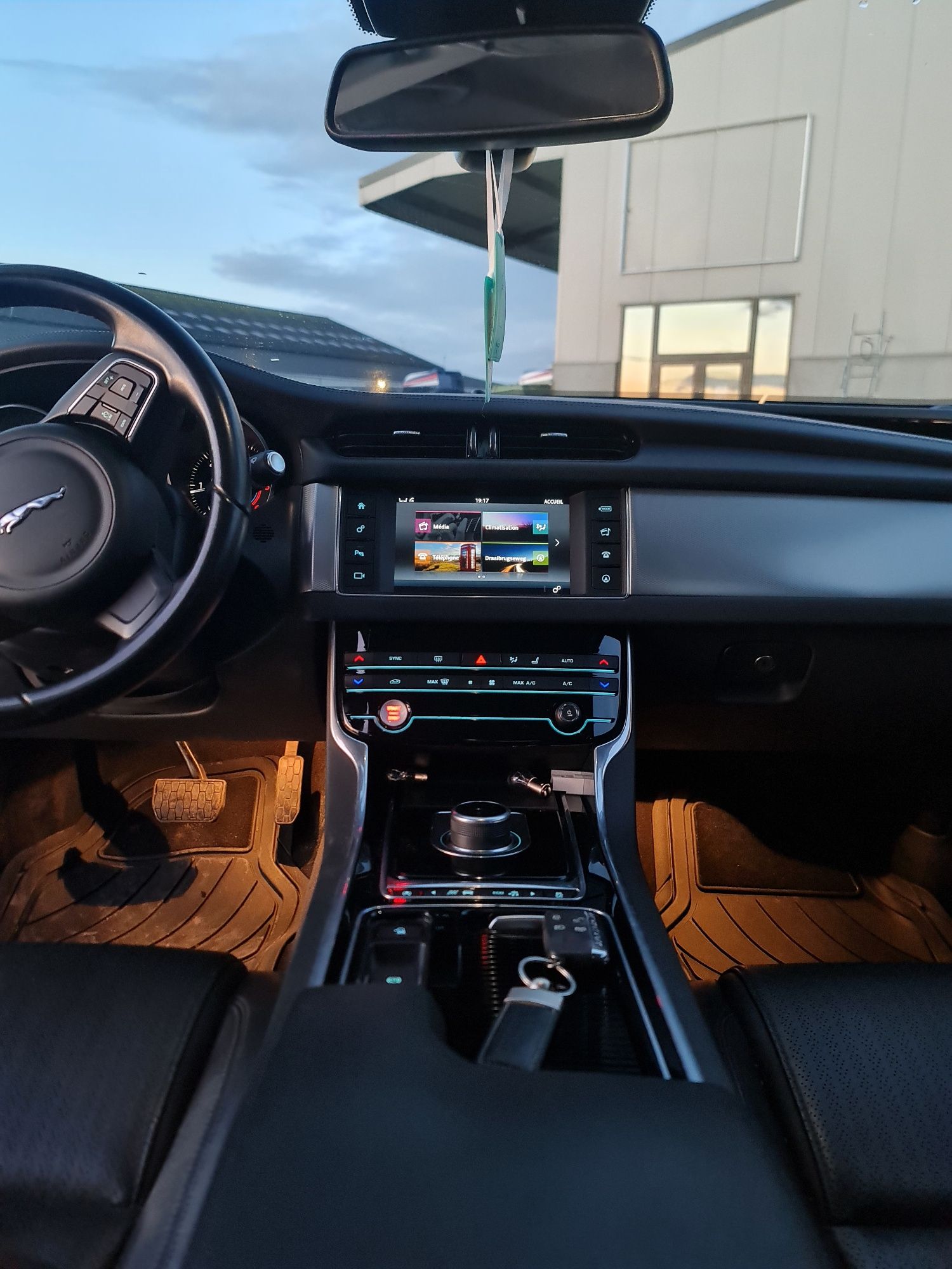 Jaguar xf 2018 euro6