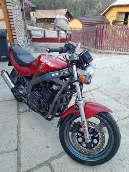 Salut!
Vand Suzuki GSE 500 .
An facbricare : 1998 
Stare perfecta de f