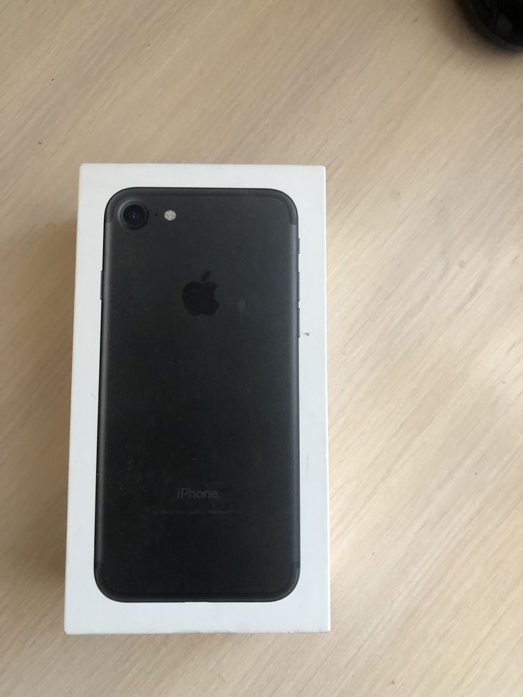 Продам Iphone7