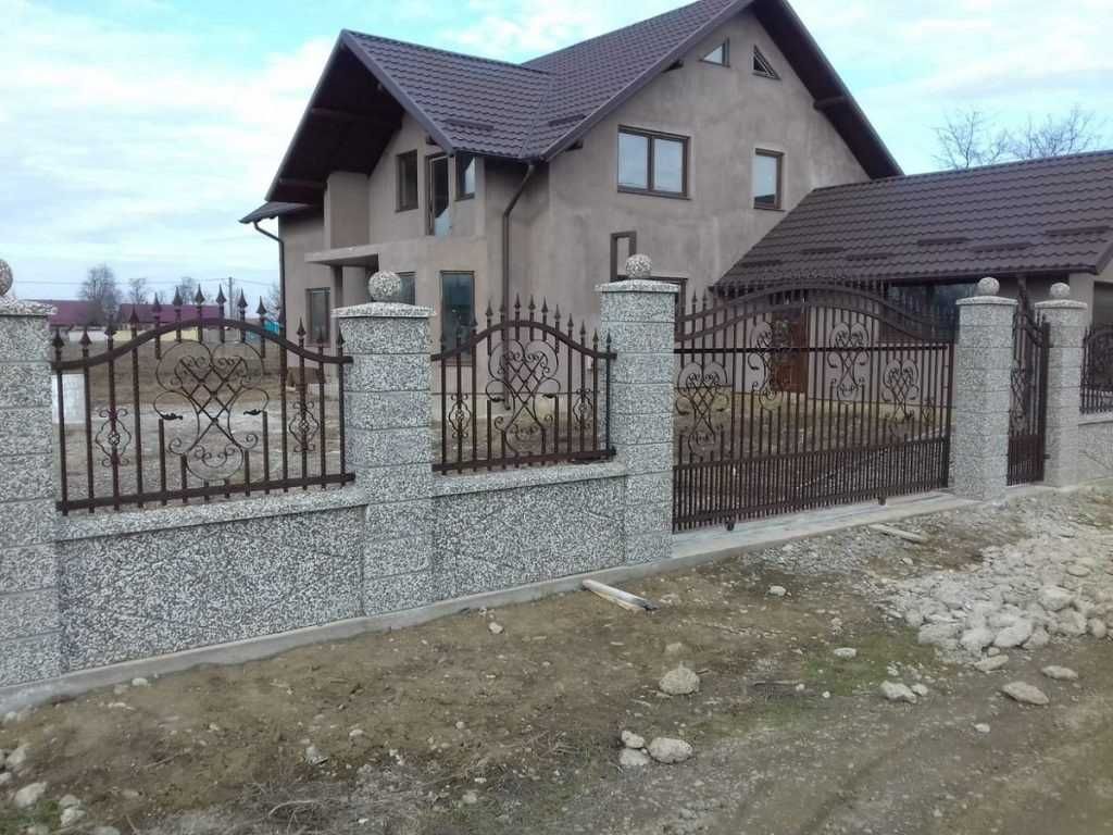 Constructii garduri din sipca metalica, panou tip jaluzele, BCA, plasa