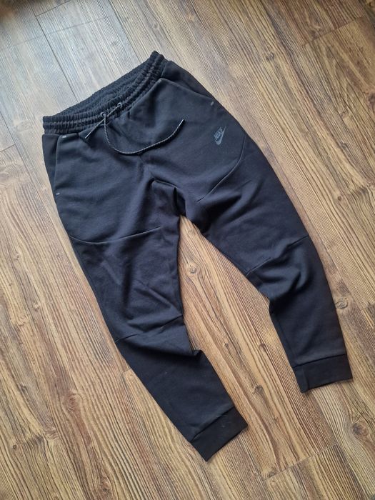 Страхотно мъжко спортно долнище NIKE размер S