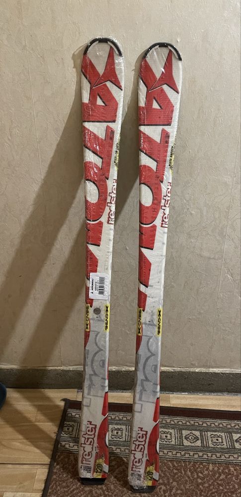 Ski Atomic model redster