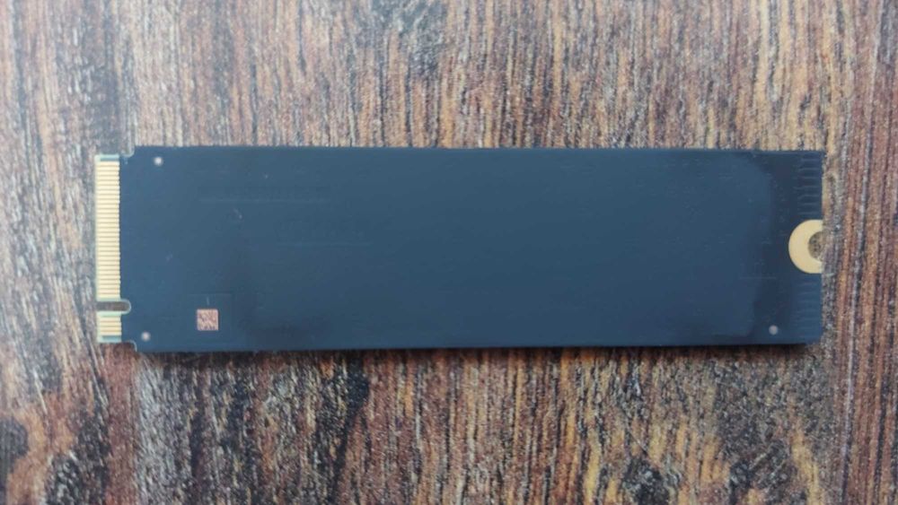 Продавам почти нови 256 GB NVMe SSD Samsung или Western Digital
