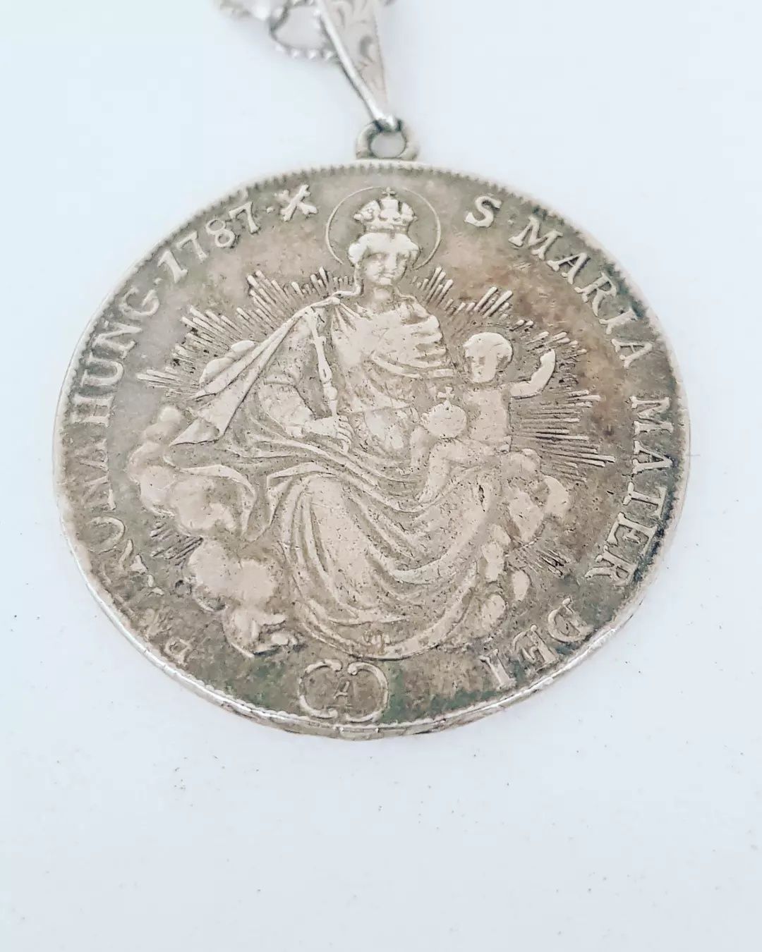 Рядка и стара сребърна монета с верижка Hungary 1/2 Thaler 1787