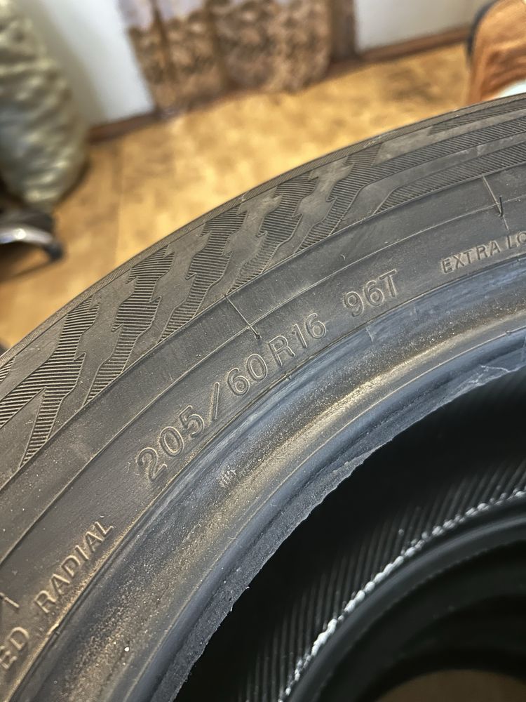 Зимние Шины 205/60/R16 Yokohama