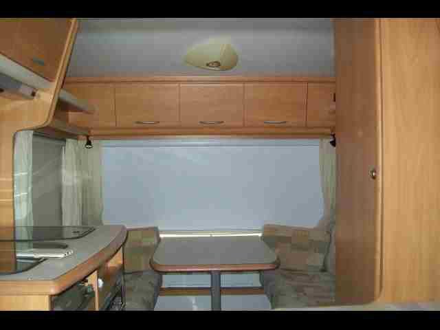 Vând rulota Chateau 400/ 4 pers..