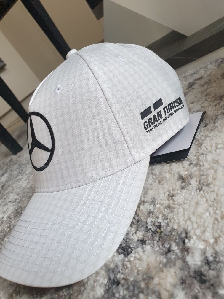 Шапки Mercedes-Benz AMG