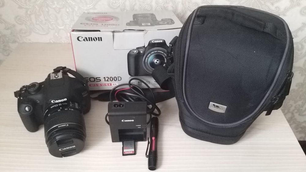 Продам фотокамеру Canon EOS 1200D