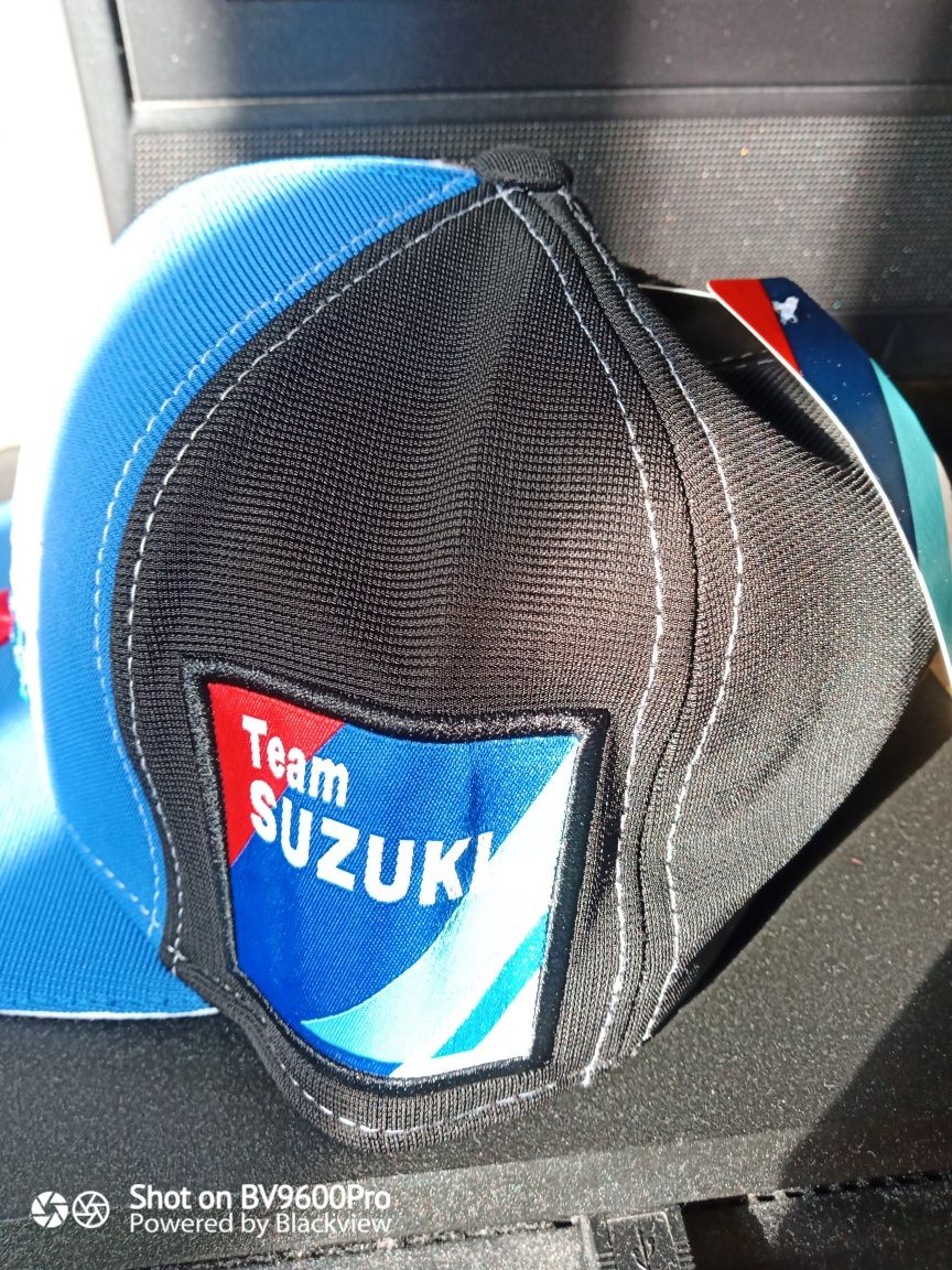 Suzuki ECSTAR Сузуки шапка с права козирка