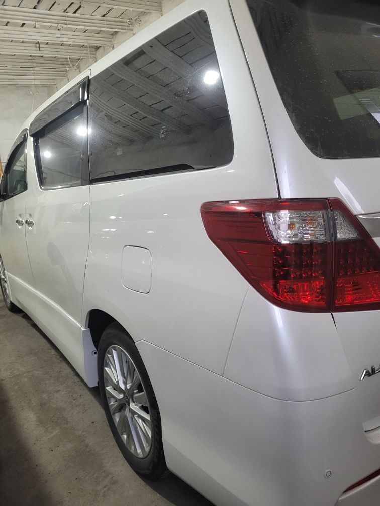 Продам отличный автомобиль Toyota AlPHARD