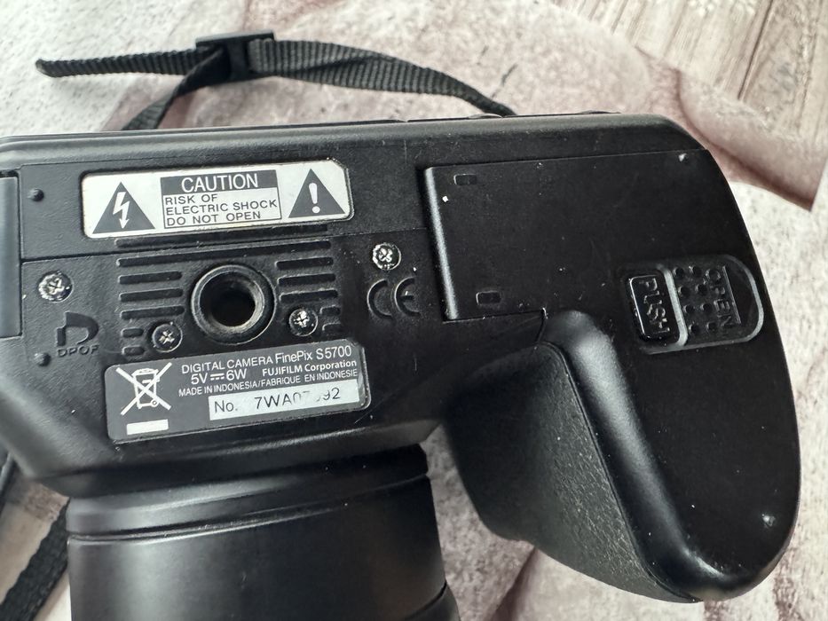 Aparat foto digital Fujifilm FinePix S5700