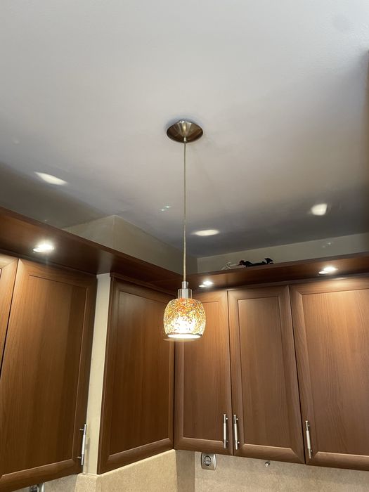 Продавам коплект полилеи, абажури